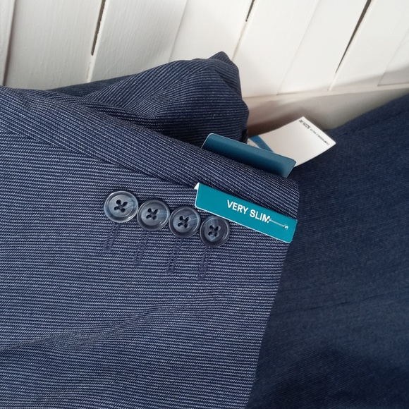 Perry Ellis Men's Slim Fit Machine Washable Wrinkle Resistant Suit Jacket - Picture 5 of 14